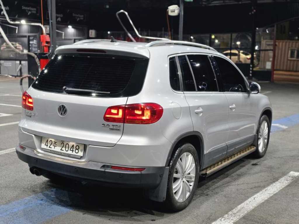 Volkswagen Tiguan - Vista 6