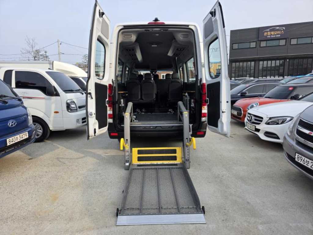 HYUNDAI Solati - Vista 8