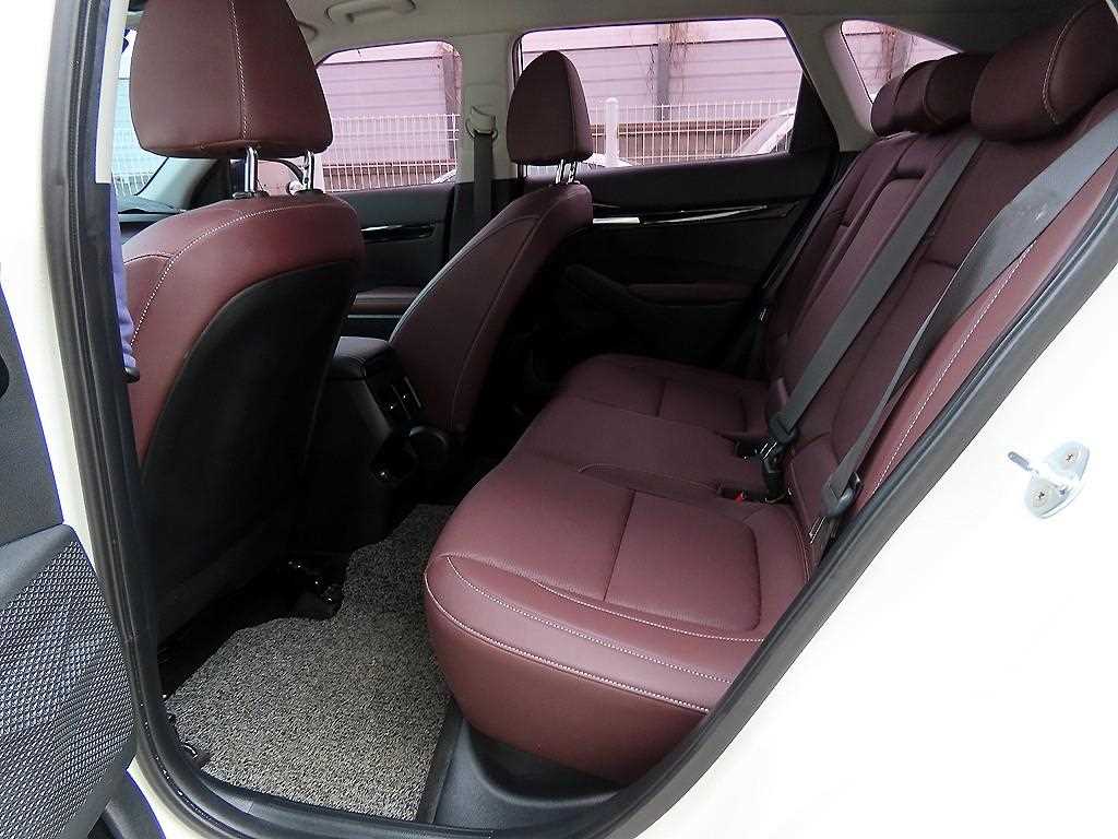 KIA Seltos - Vista 6