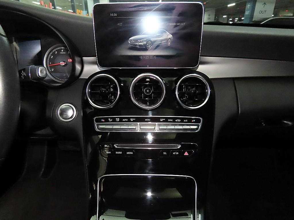 Mercedes Benz C Class - Vista 11