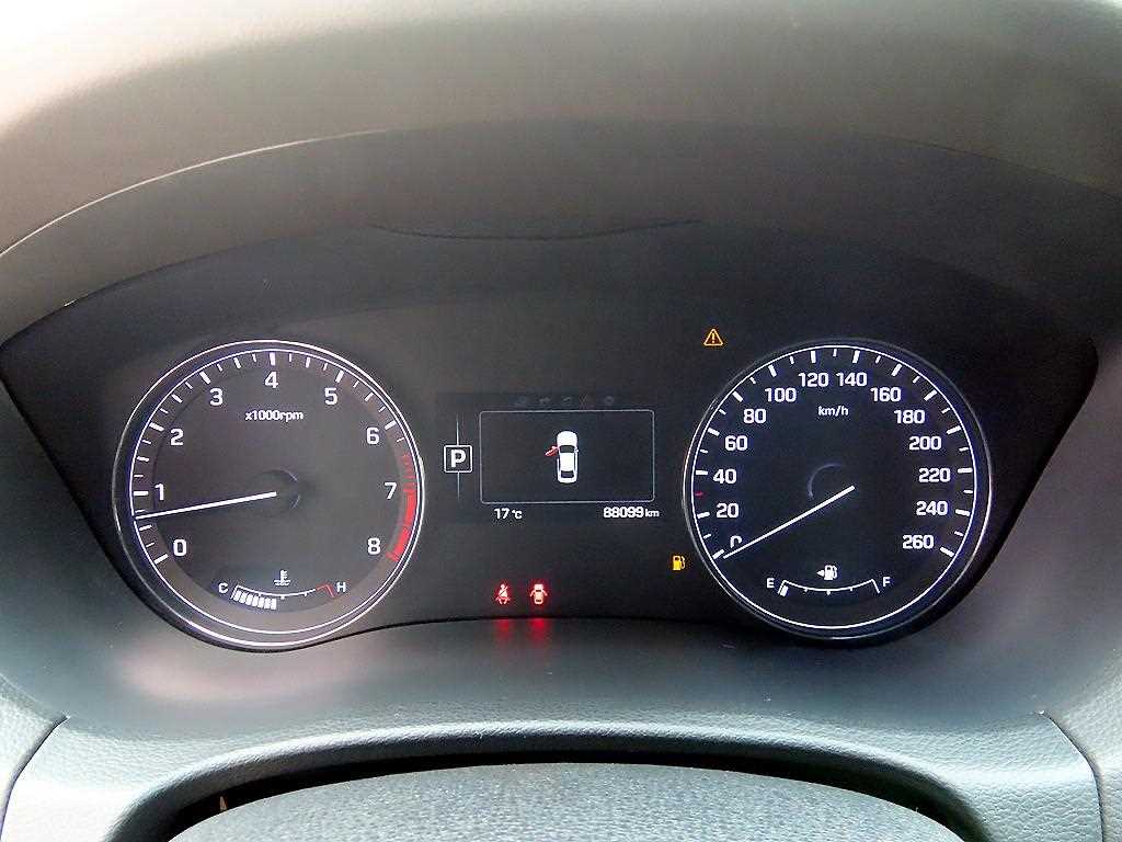 HYUNDAI Genesis - Vista 9