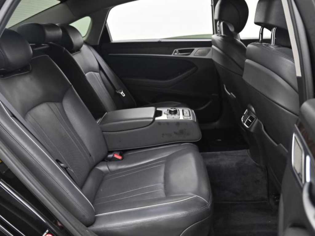 Genesis G80 - Vista 12