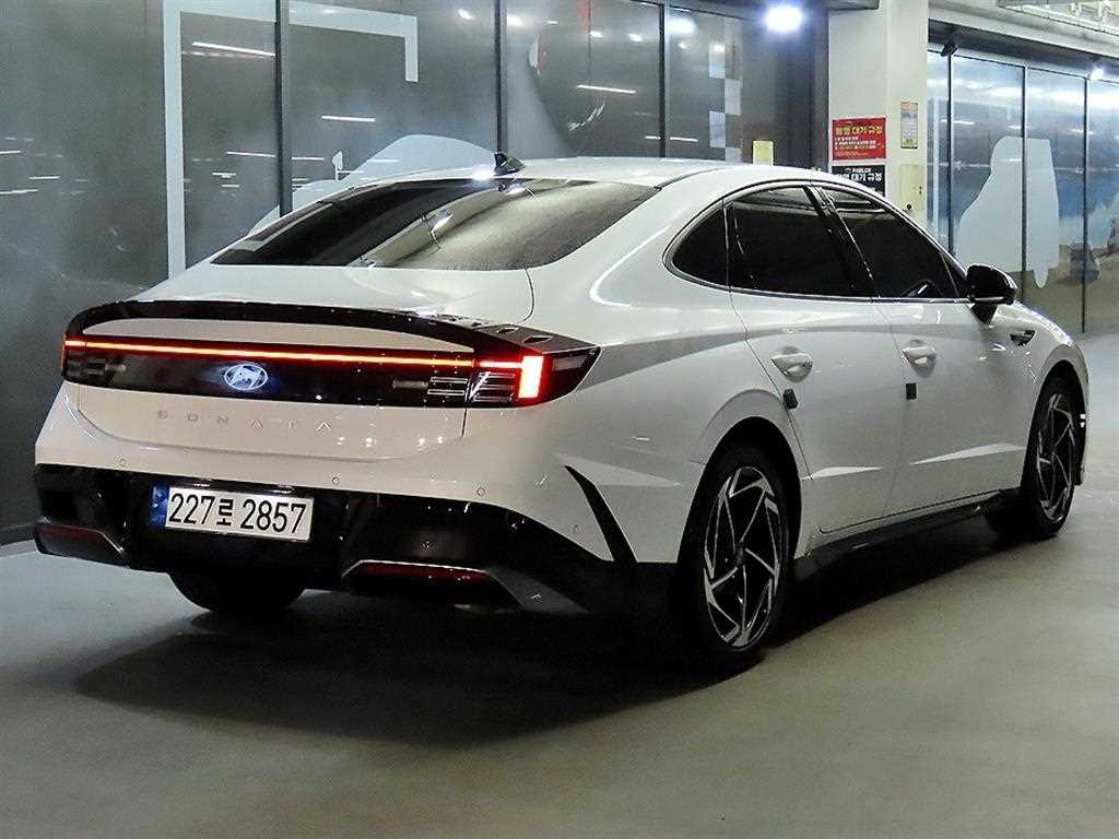 HYUNDAI Sonata - Vista 4