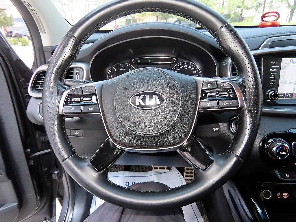 KIA Sorento - Vista 8
