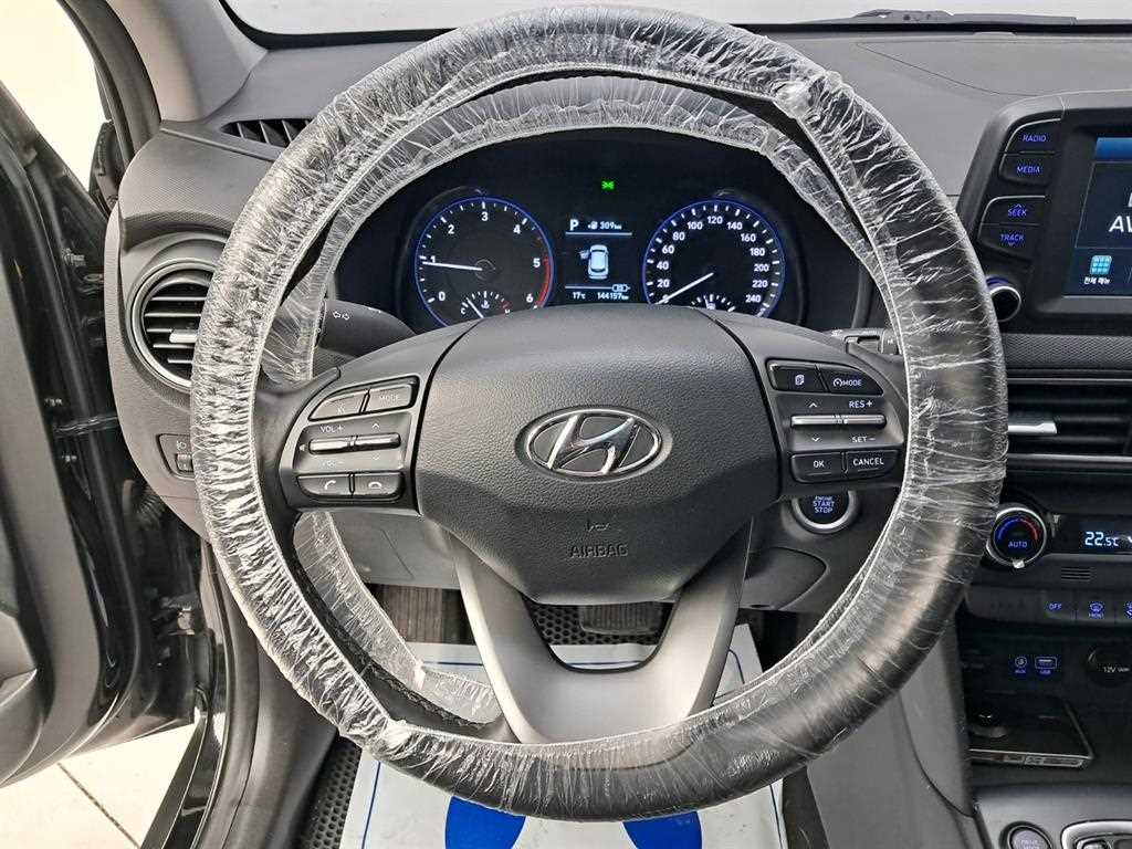 HYUNDAI Kona - Vista 7