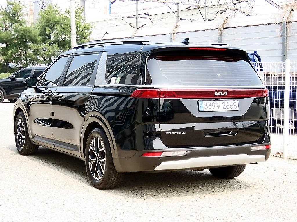 KIA Carnival - Vista 3