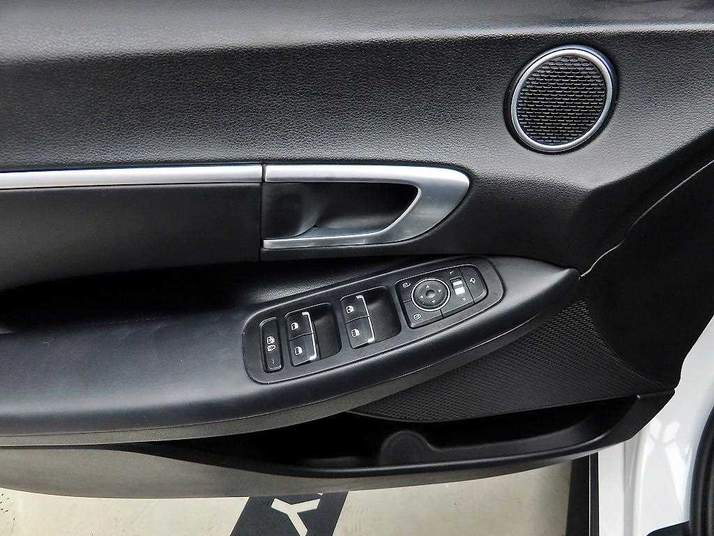 HYUNDAI Sonata - Vista 11