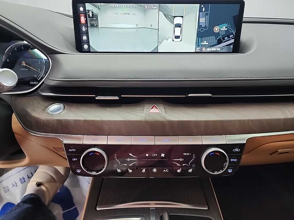 Genesis G80 - Vista 10