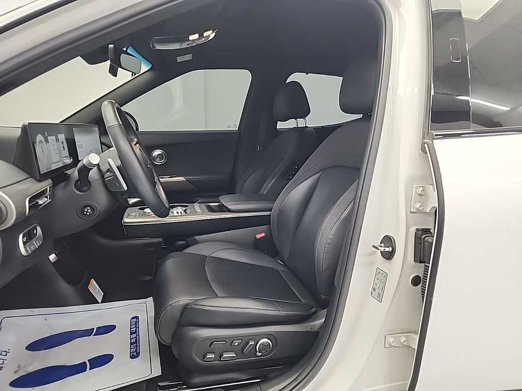 Genesis GV60 - Vista 6