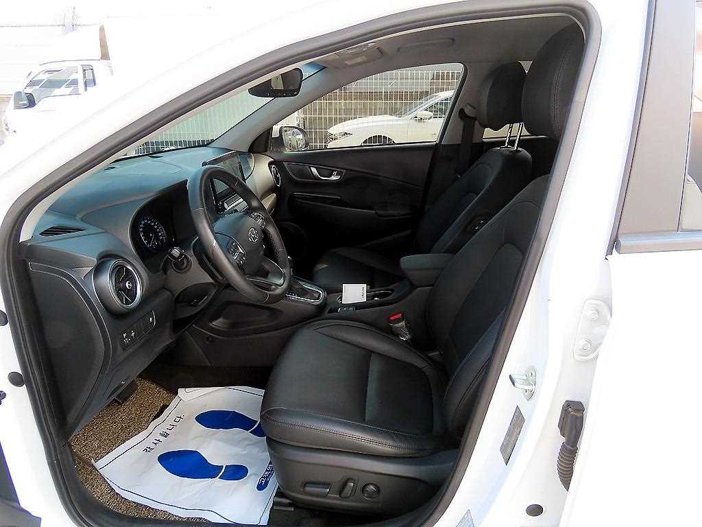 HYUNDAI Kona - Vista 5