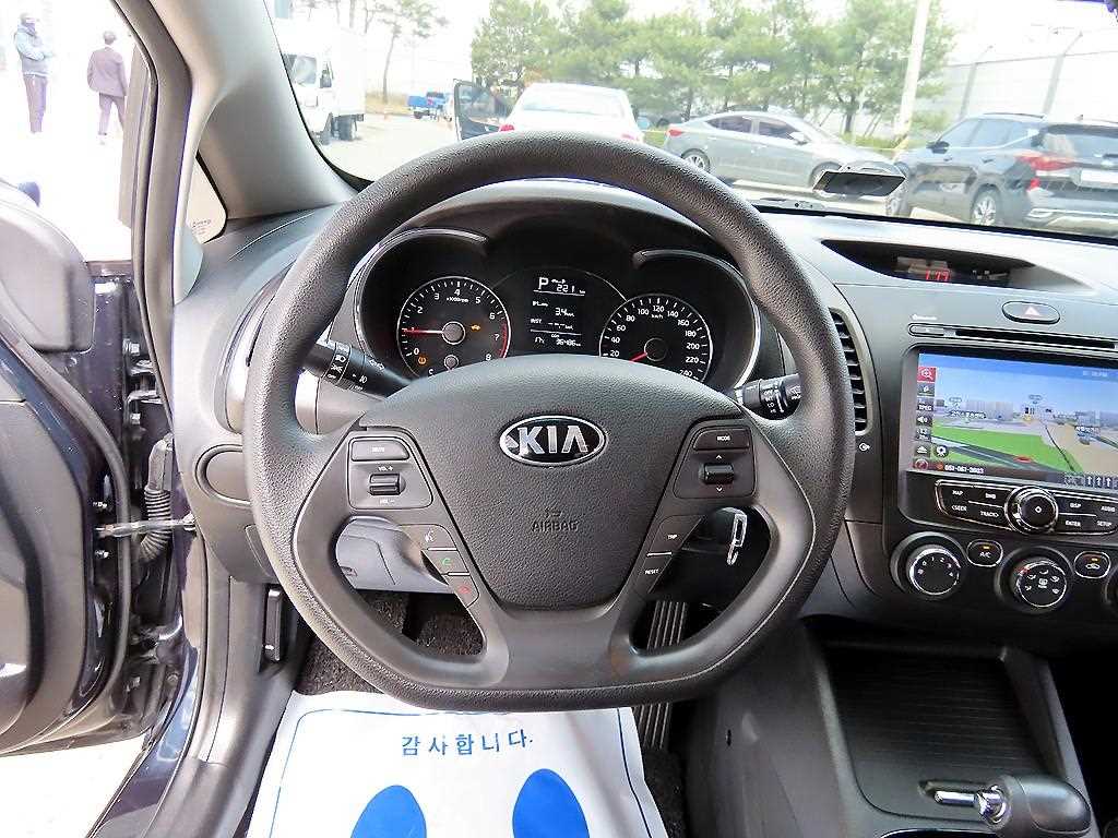 KIA K3 - Vista 8