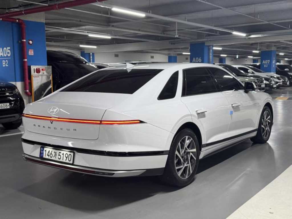 HYUNDAI Grandeur - Vista 2
