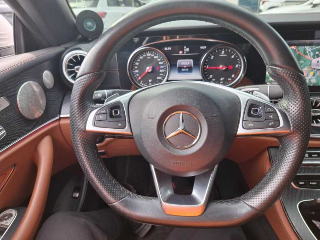 Mercedes Benz E class - Vista 8