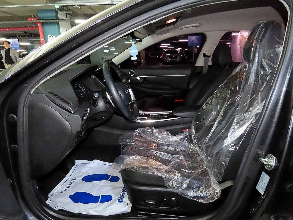 HYUNDAI Sonata - Vista 6