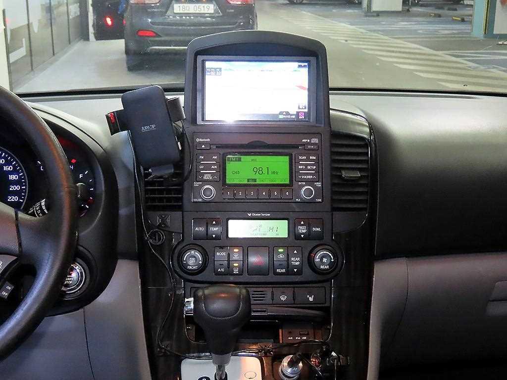 KIA Carnival - Vista 11