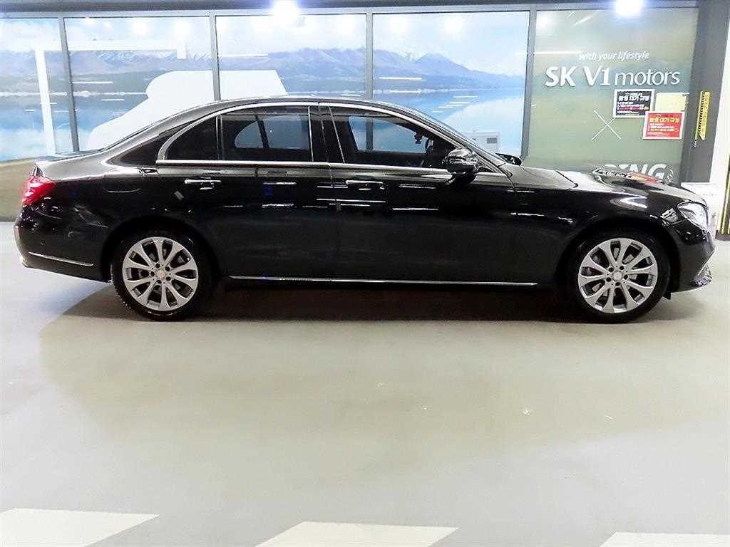 Mercedes Benz E class - Vista 3