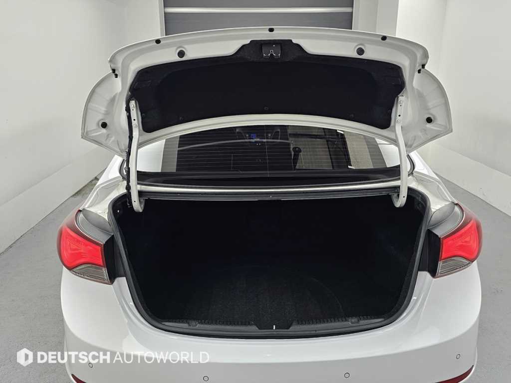 HYUNDAI Avante 2016 Blanco - Importación desde Corea - HF Imports Iquique - Foto 19