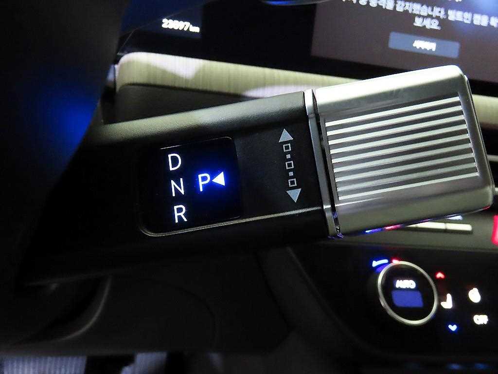 HYUNDAI Sonata - Vista 12