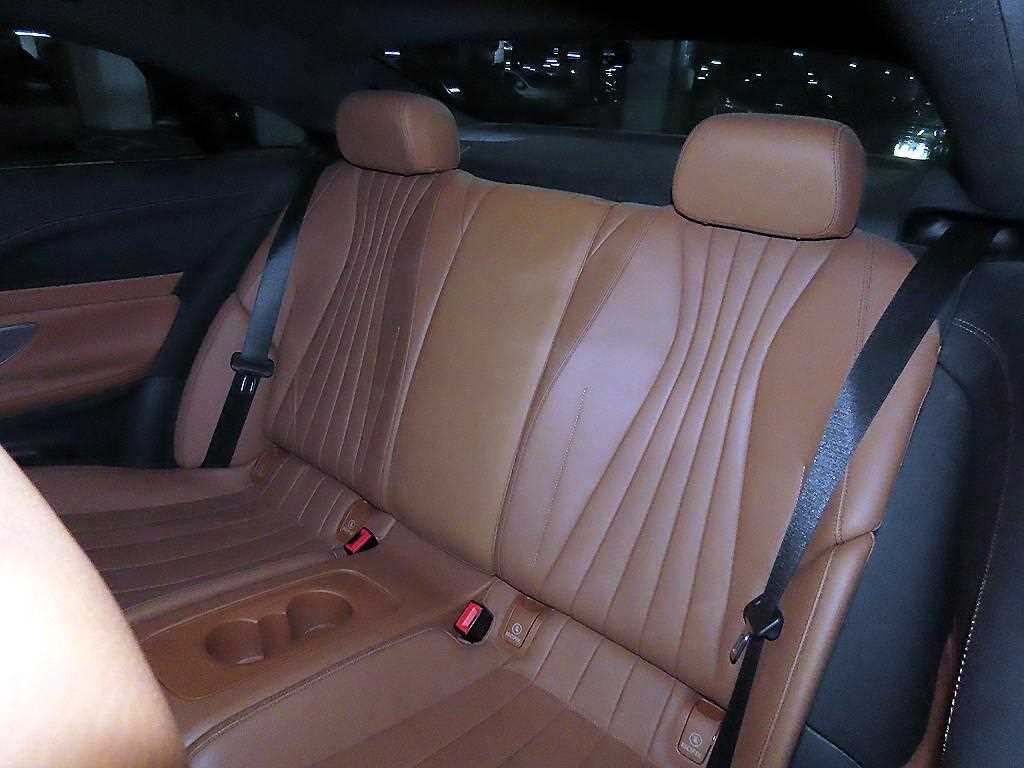 Mercedes Benz E class - Vista 7