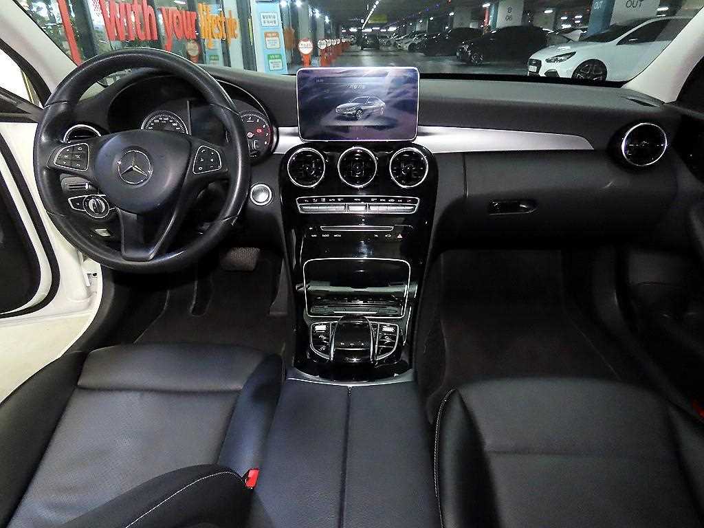 Mercedes Benz C Class - Vista 10