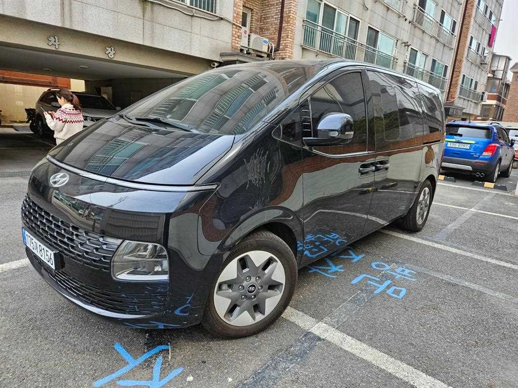 HYUNDAI Staria - Vista 3