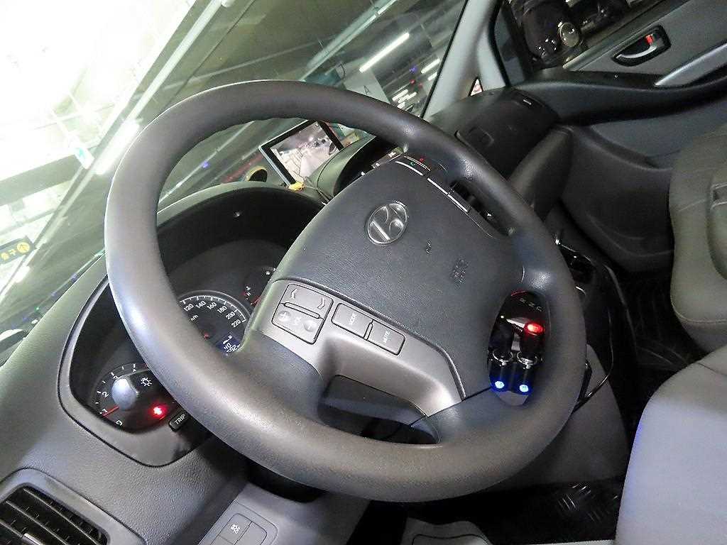 HYUNDAI Starex - Vista 7