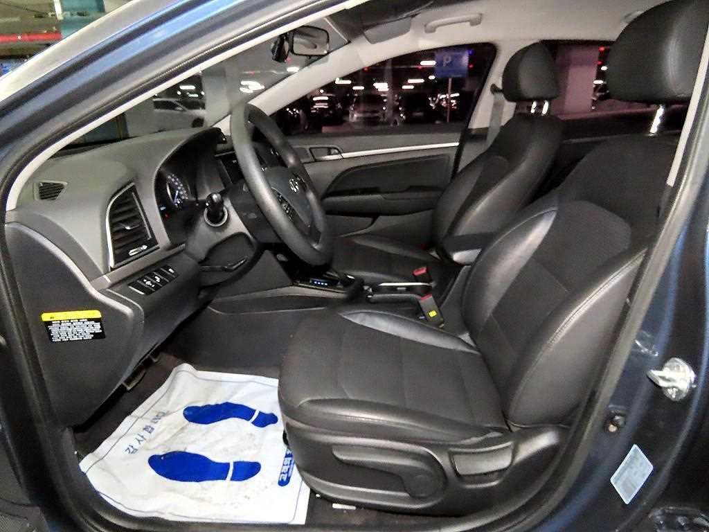 HYUNDAI Avante - Vista 6