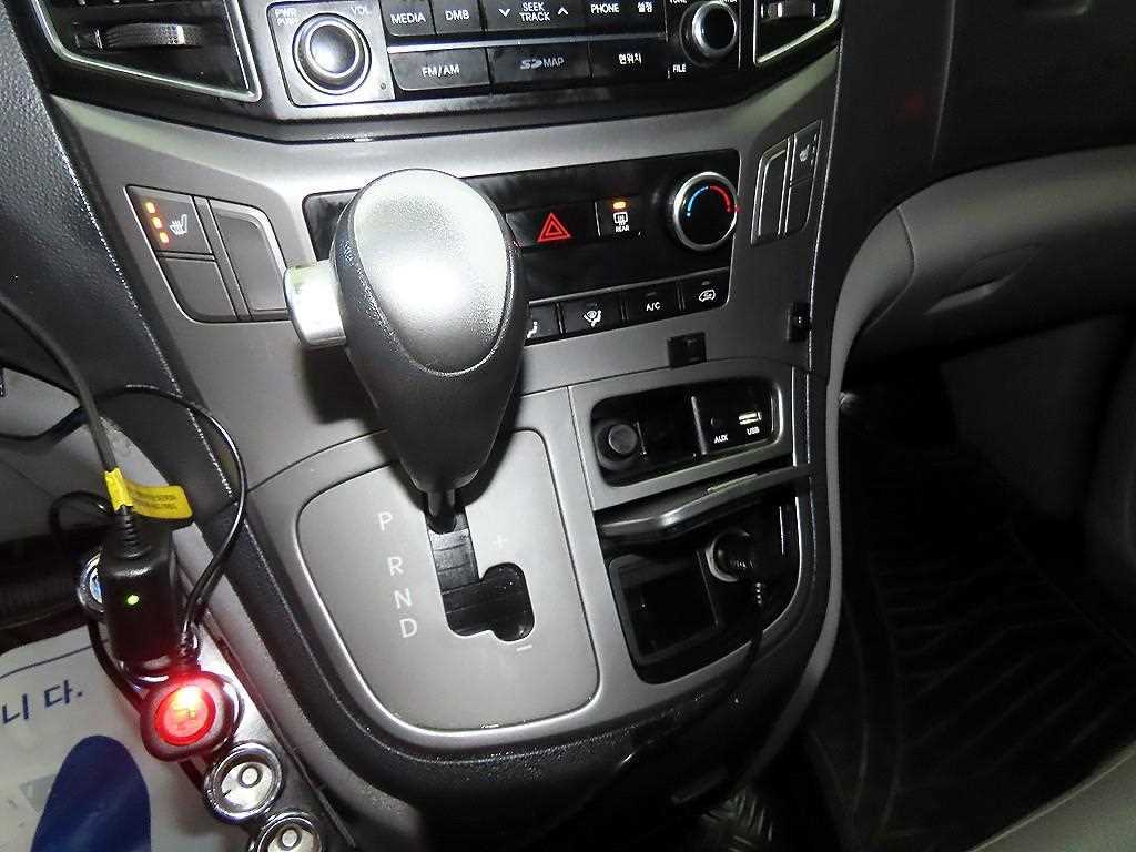 HYUNDAI Starex - Vista 11