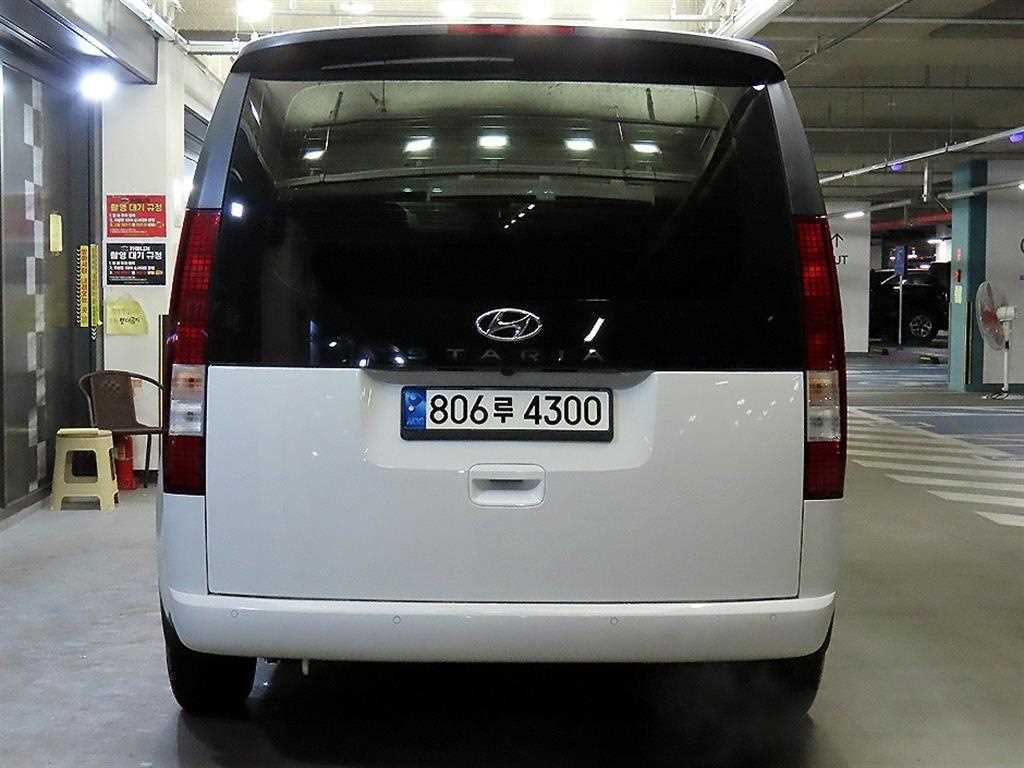 HYUNDAI Staria - Vista 5