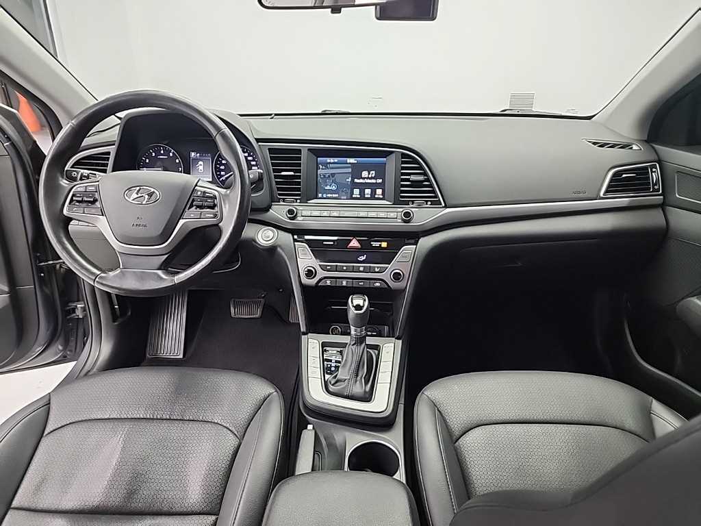 HYUNDAI Avante - Vista 7