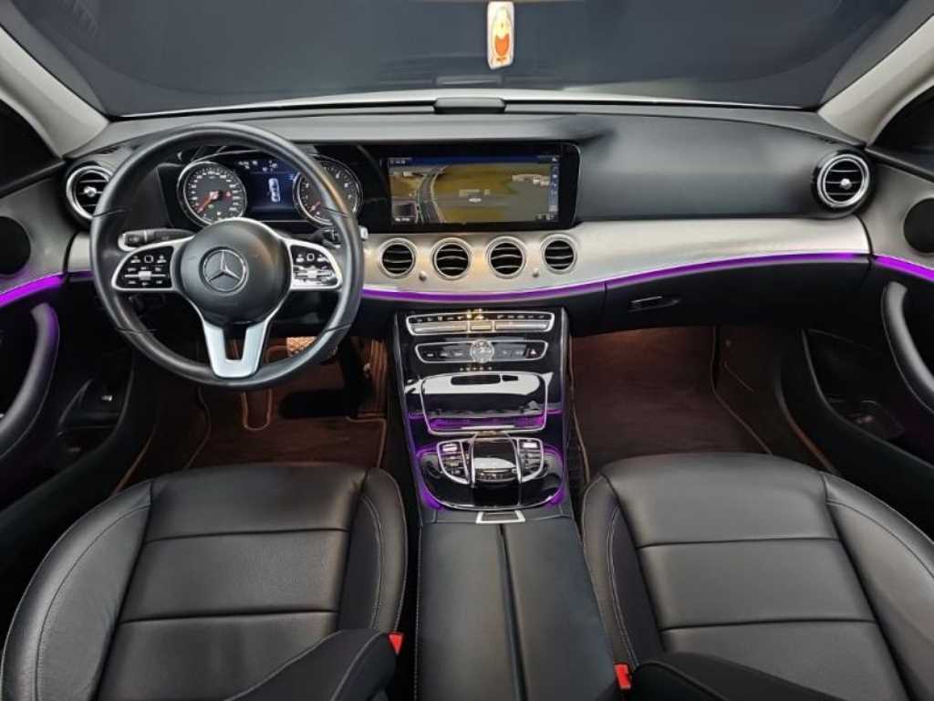 Mercedes Benz E class - Vista 5