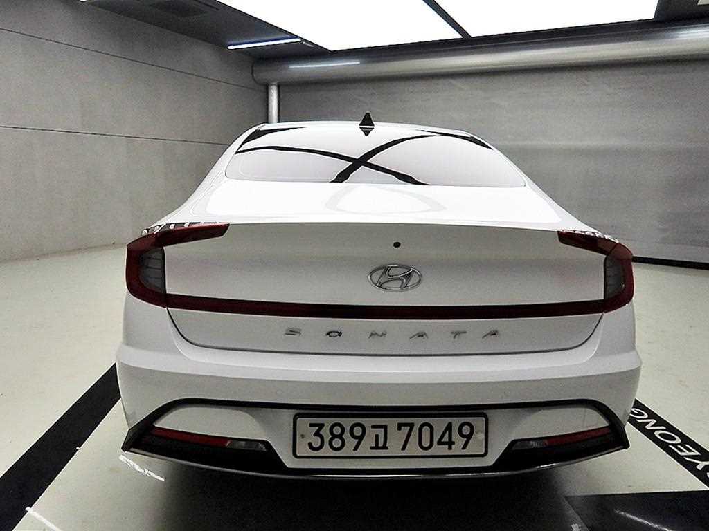 HYUNDAI Sonata - Vista 3