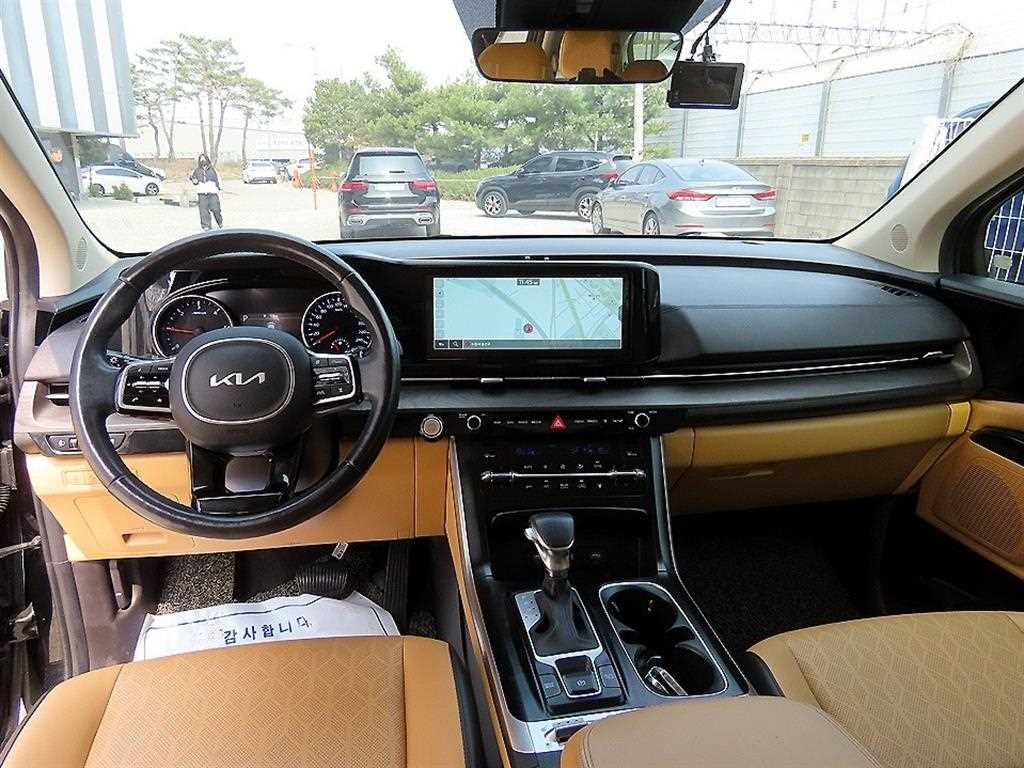 KIA Carnival - Vista 8