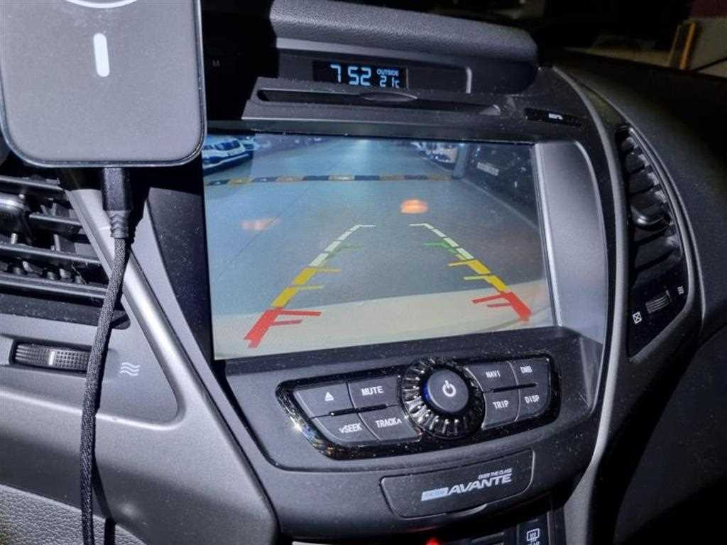 HYUNDAI Avante - Vista 5