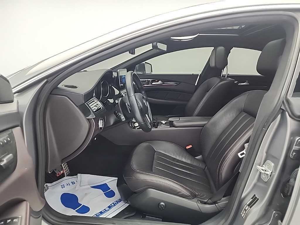 Mercedes Benz CLS Class - Vista 11