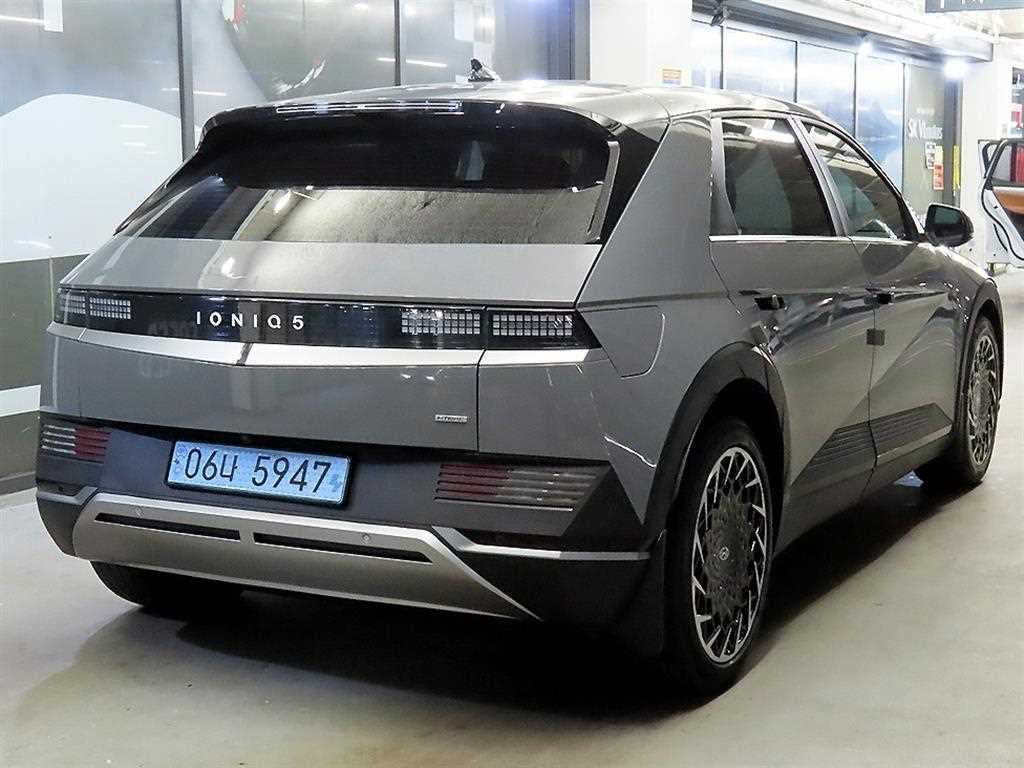 HYUNDAI Ioniq 5 - Vista 4