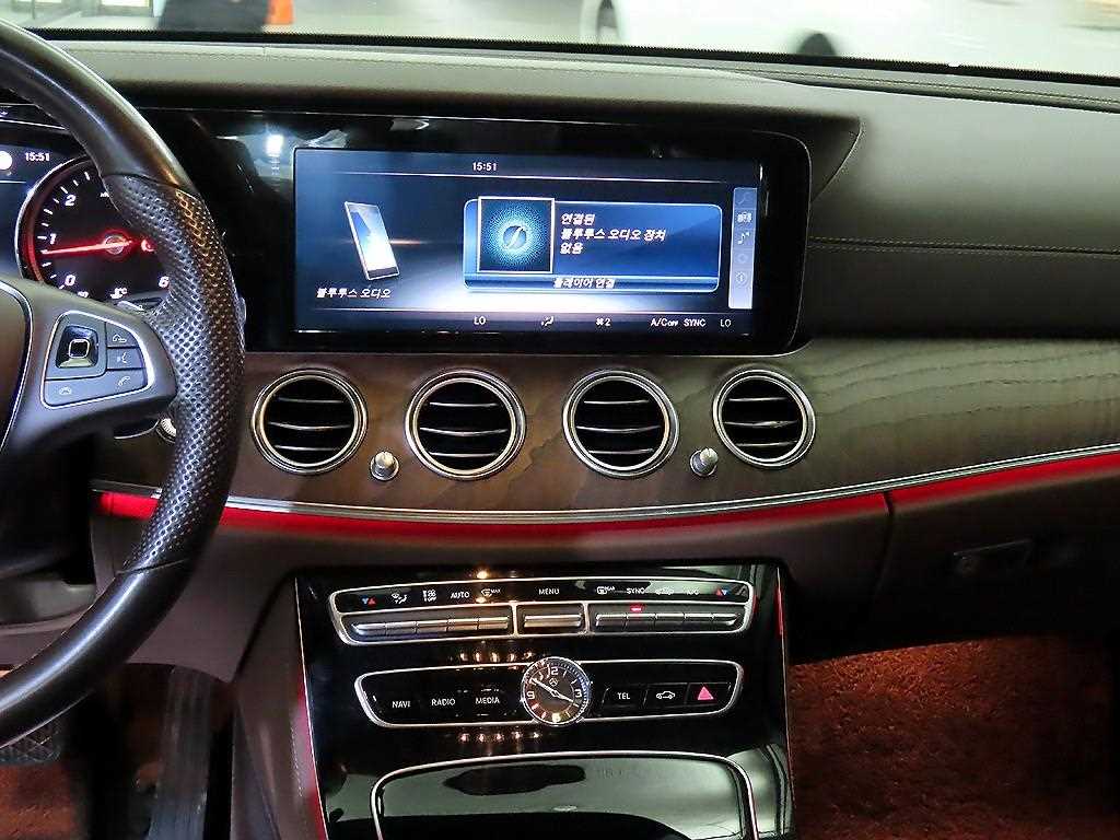 Mercedes Benz E class - Vista 11