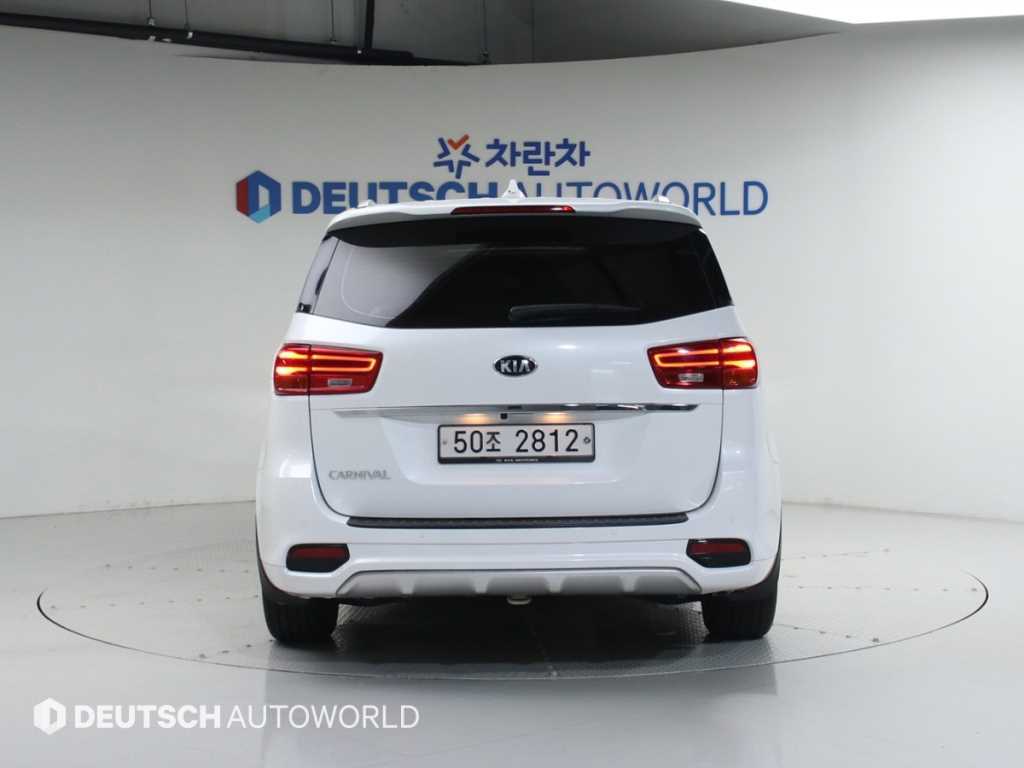 KIA Carnival - Vista 4