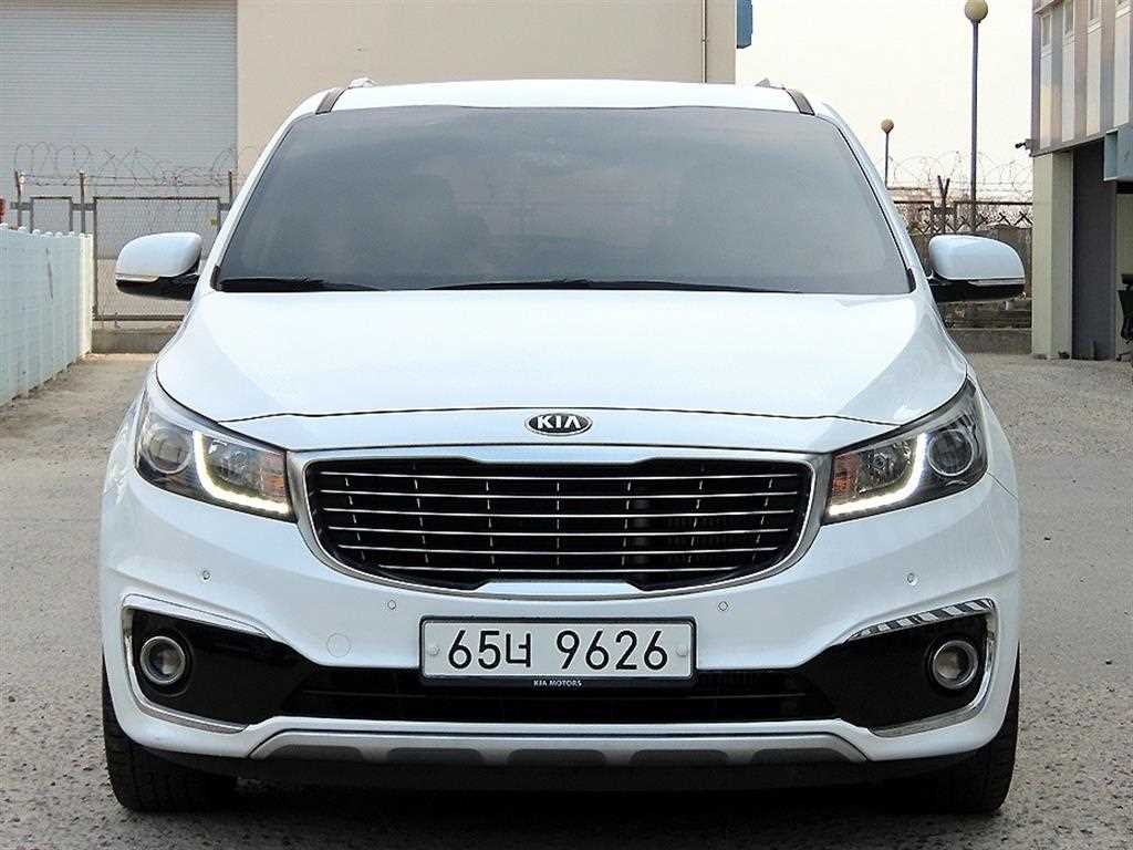 KIA Carnival 2018 Blanco - Importación desde Corea - HF Imports Iquique - Foto 1
