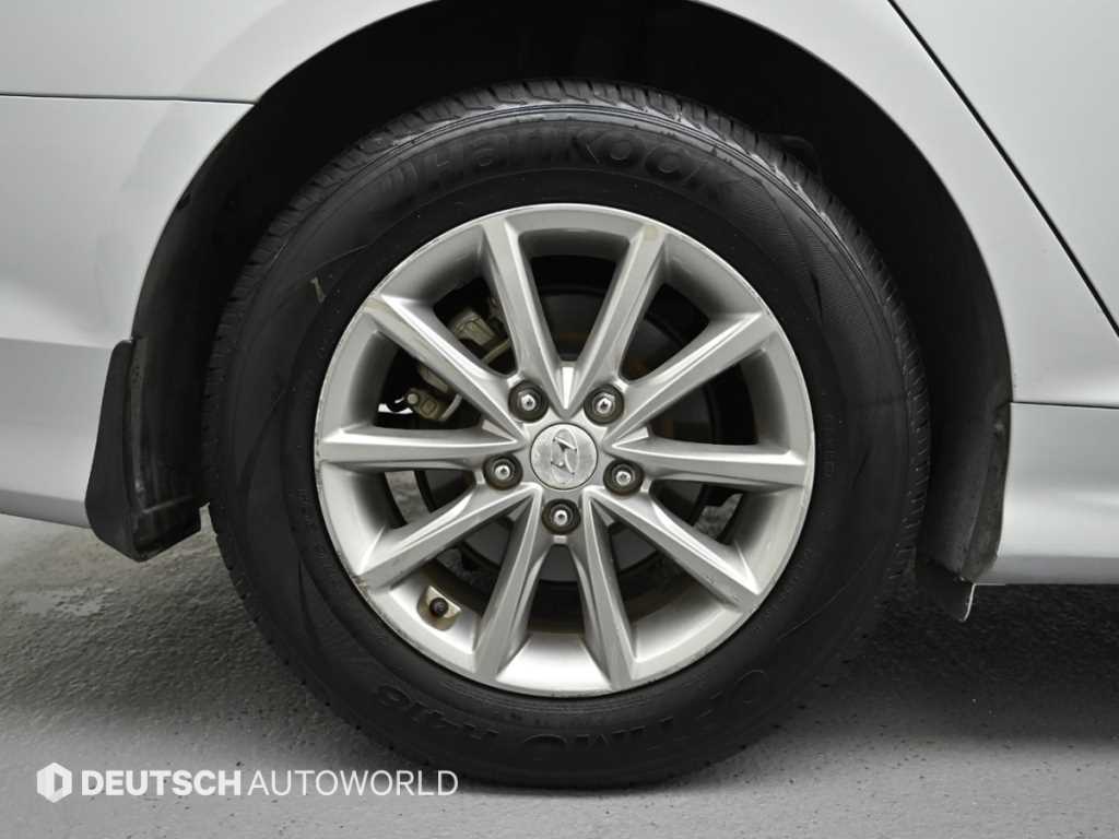 HYUNDAI Sonata - Vista 6