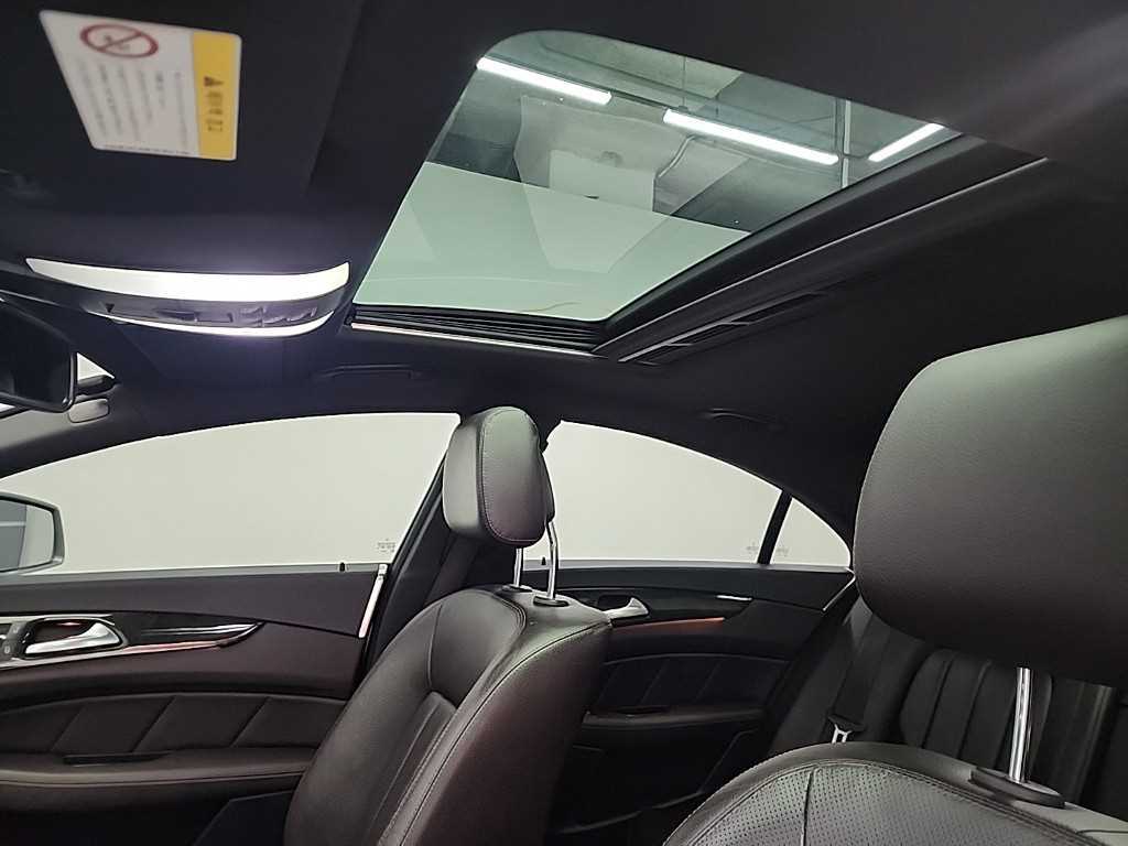 Mercedes Benz CLS Class 2012 Gris - Importación desde Corea - HF Imports Iquique - Foto 15