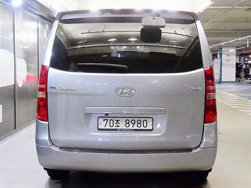 HYUNDAI Starex - Vista 5