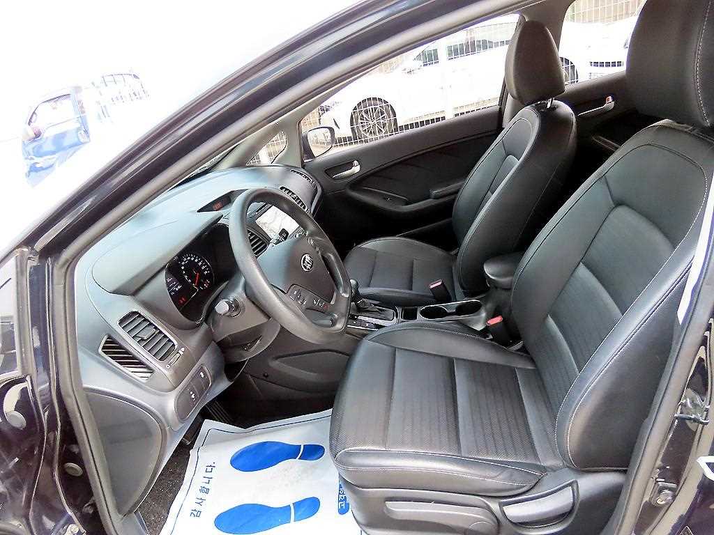 KIA K3 - Vista 5