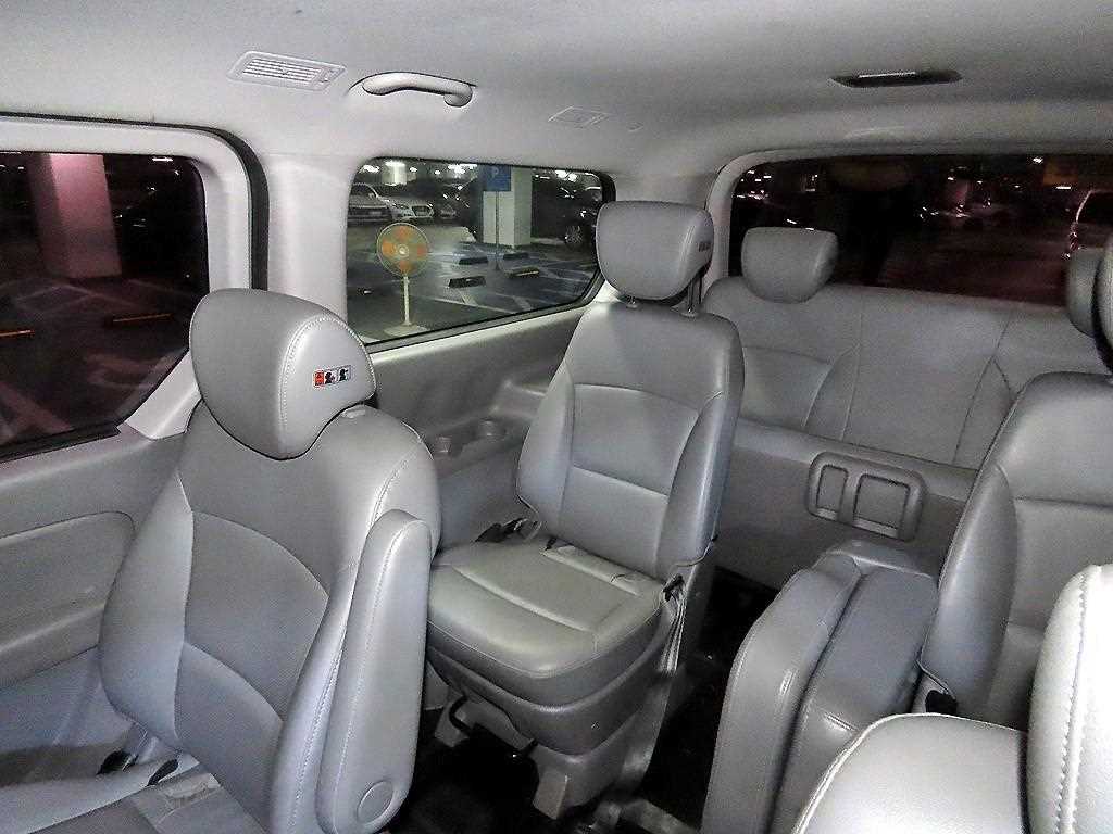 HYUNDAI Starex - Vista 8