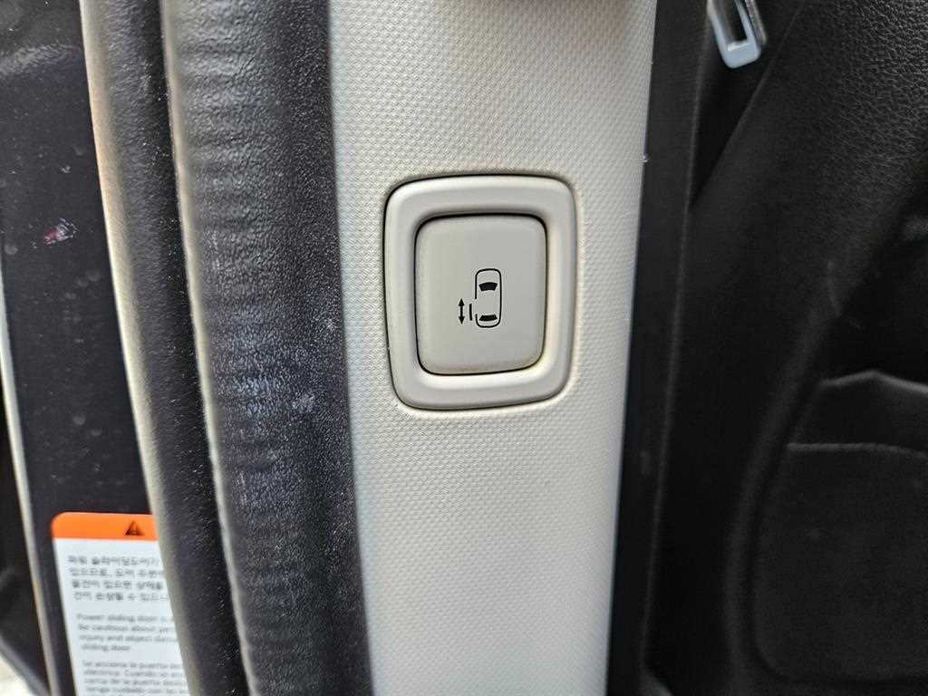 HYUNDAI Staria - Vista 10