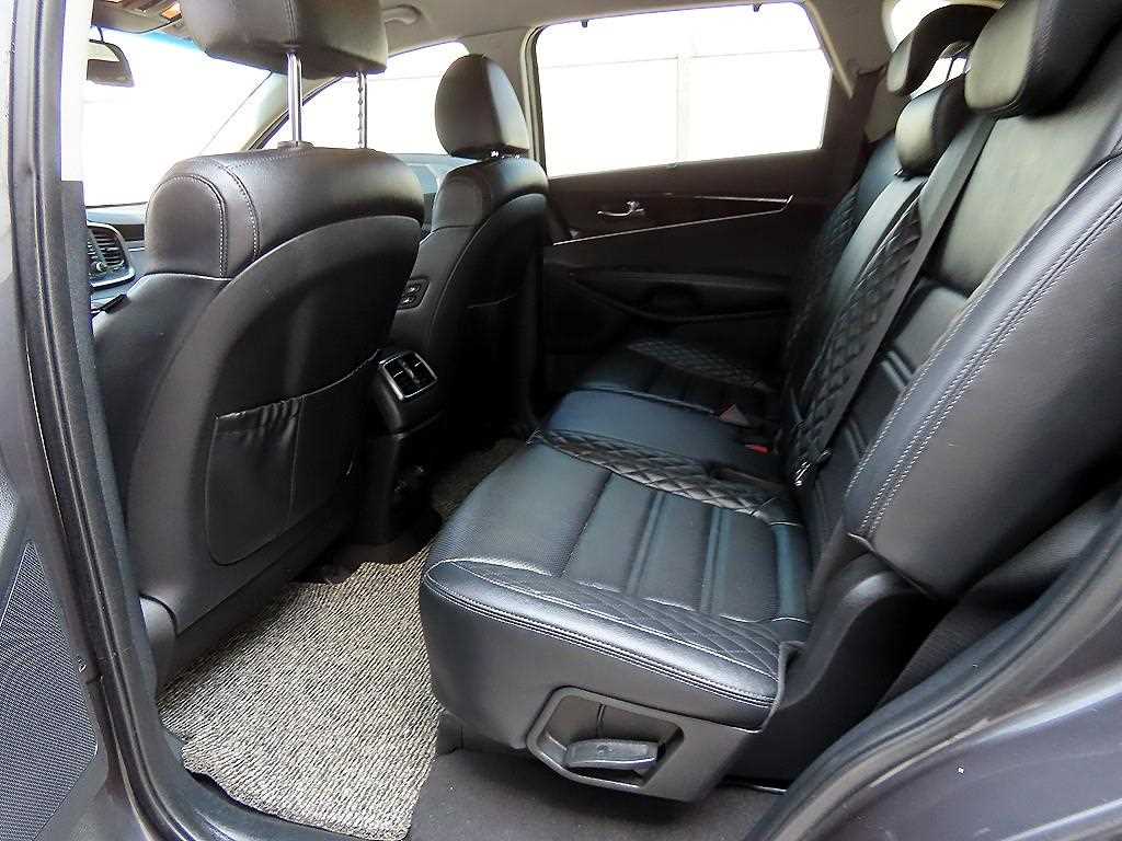 KIA Sorento - Vista 6