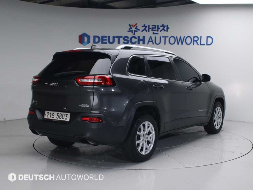 Jeep Cherokee - Vista 4