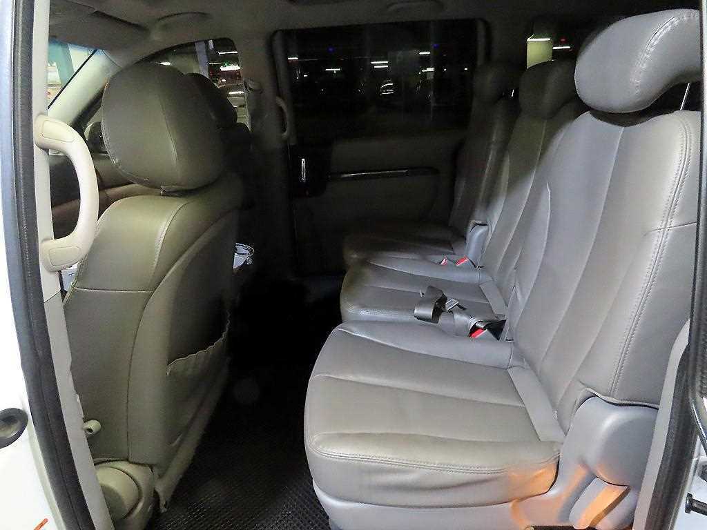 KIA Carnival - Vista 7