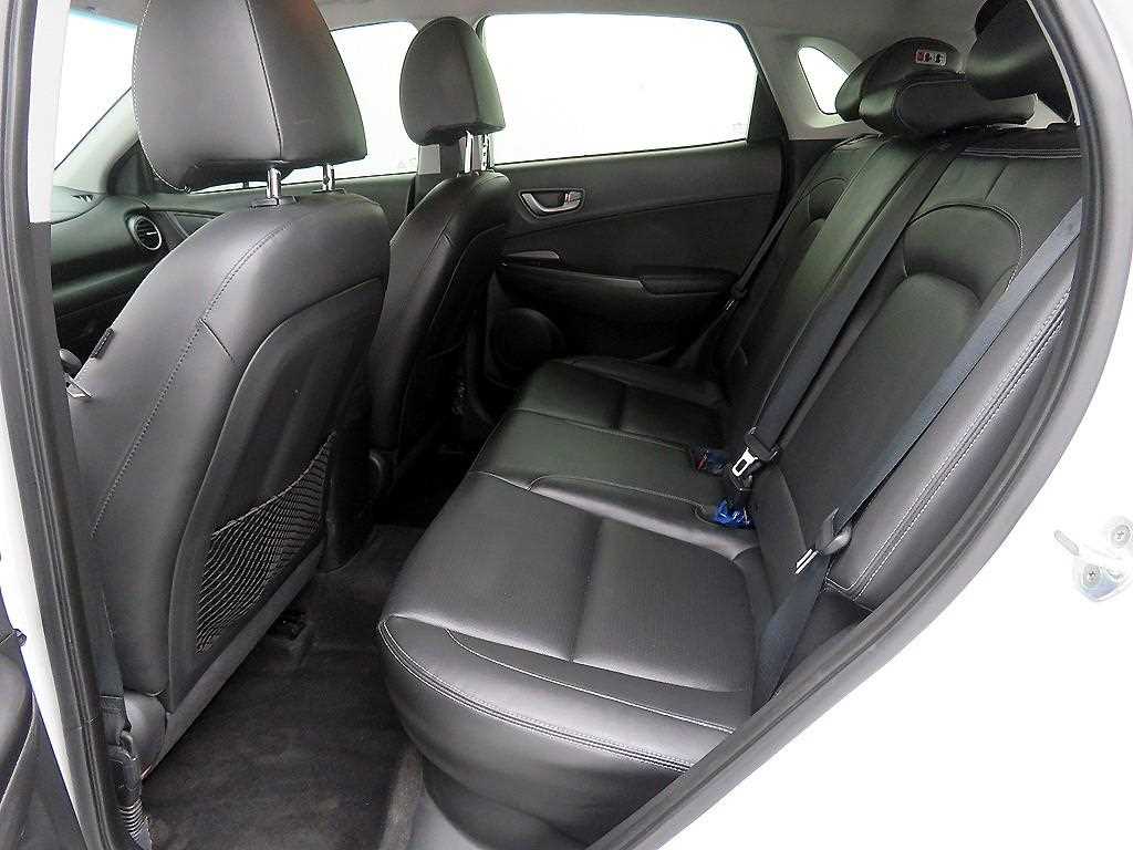 HYUNDAI Kona - Vista 7