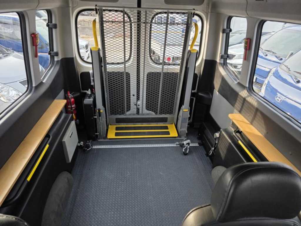 HYUNDAI Solati - Vista 10